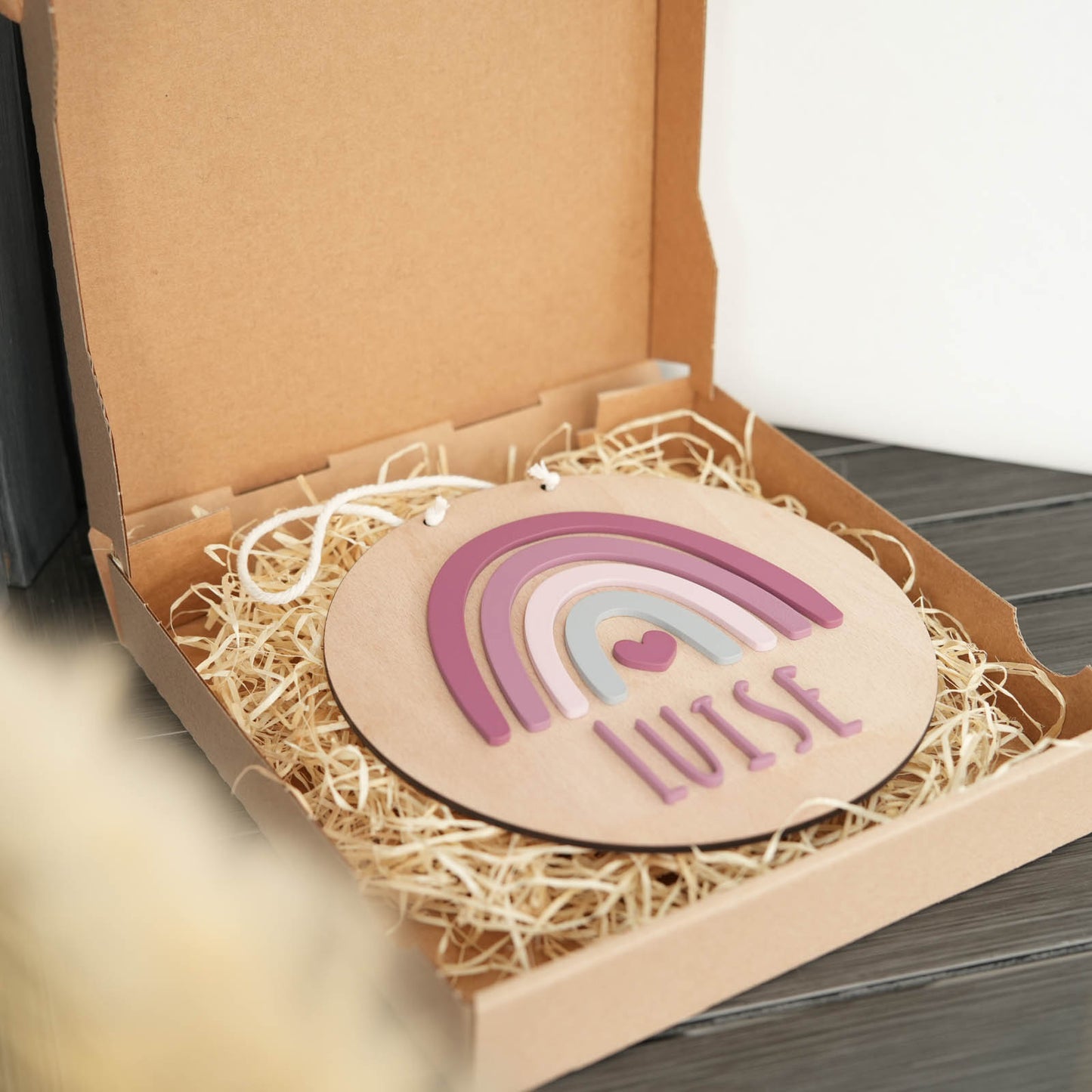 Individuelles Holzschild für Kinder – personalisierbar mit Namen und Regenbogen