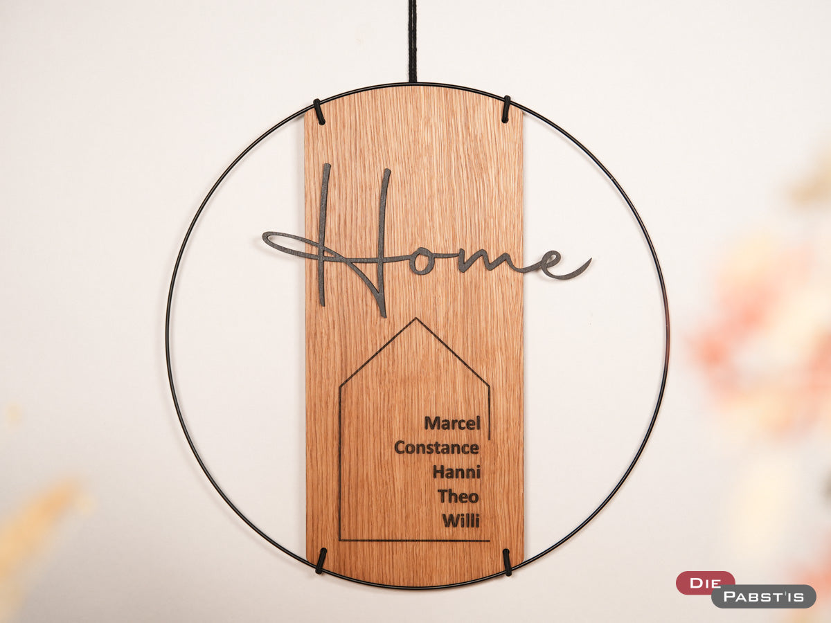 Persönliches Türschild mit Gravur ‚Home‘ und den Namen deiner Liebsten – einzigartiges Geschenk für besondere Anlässe