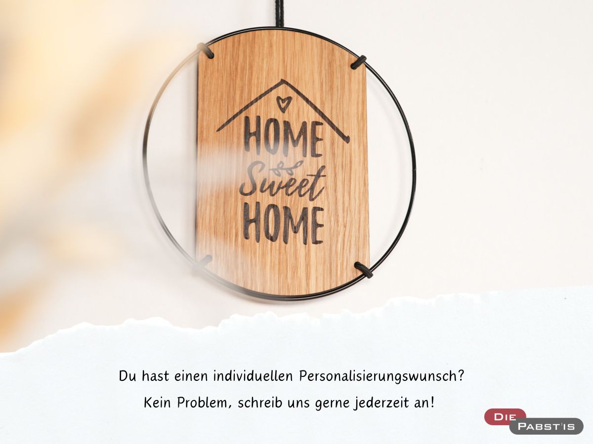 Holz-Türschild mit Gravur ‚Home sweet Home‘ – ein herzlicher Willkommensgruß für dein Zuhause.