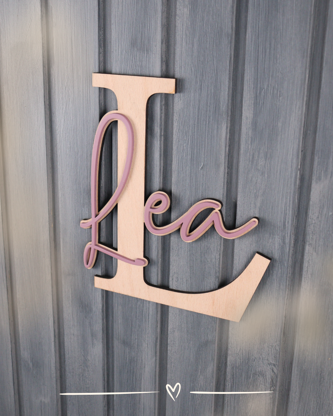 Namensschild für Kinderzimmer aus Holz und Acrylglas in Pastellpink